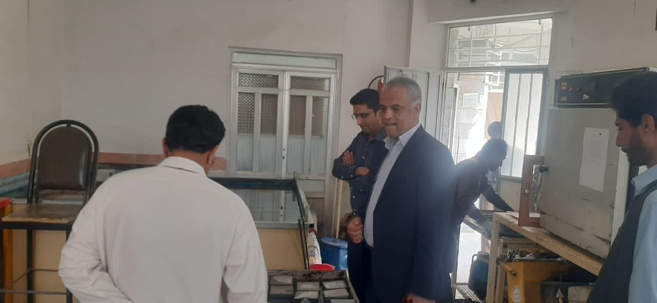 بازدید مدیرکل آزمایشگاه فنی و مکانیک خاک استان سیستان و بلوچستان از آزمایشگاه شعبه ایرانشهر